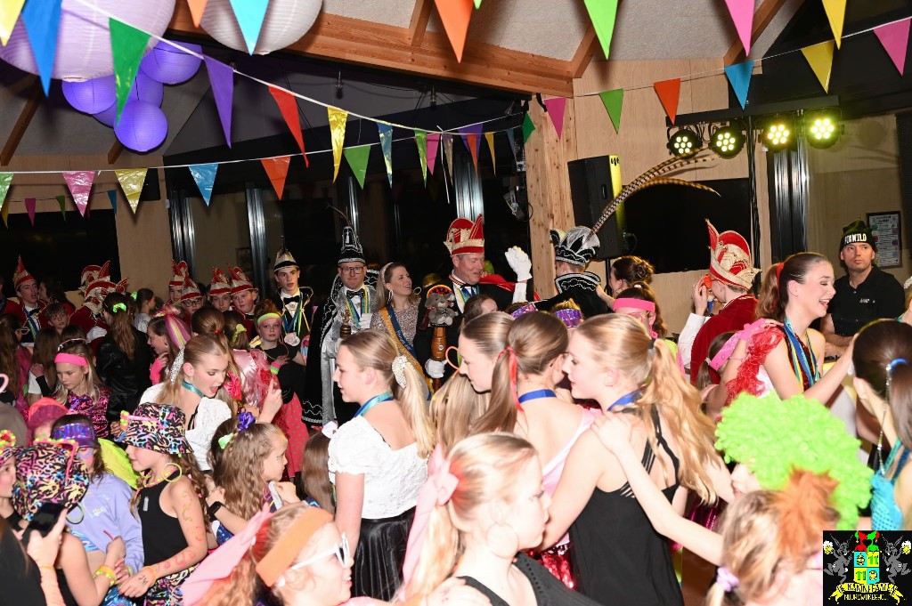 ../Images/Jeugddisco Glow in the Dark 057.jpg